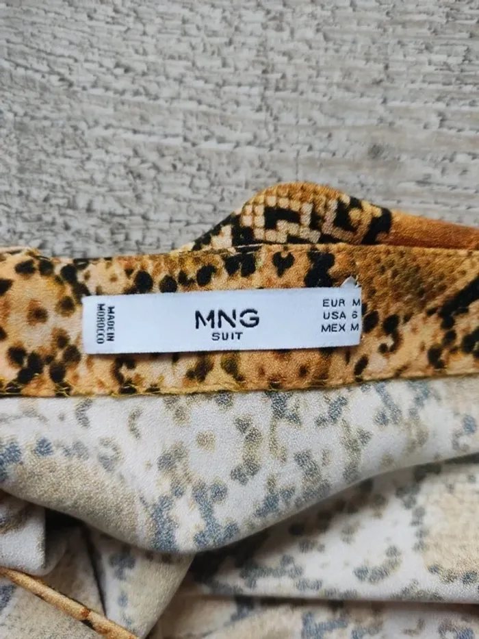 Robe mi-longue manches longues dos en V motif imprimé python noir brun beige taille M Mango - photo numéro 8