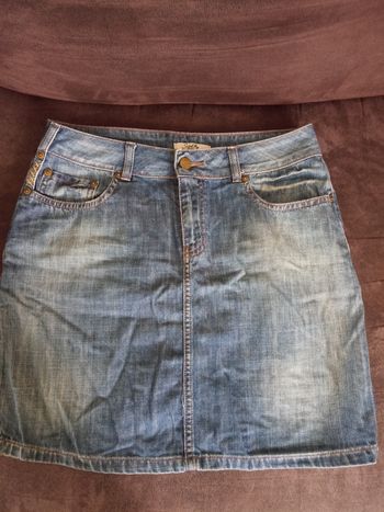 Jolie petite Jupe courte, en Jeans, aspect délavé Taille 40 "School Rag"