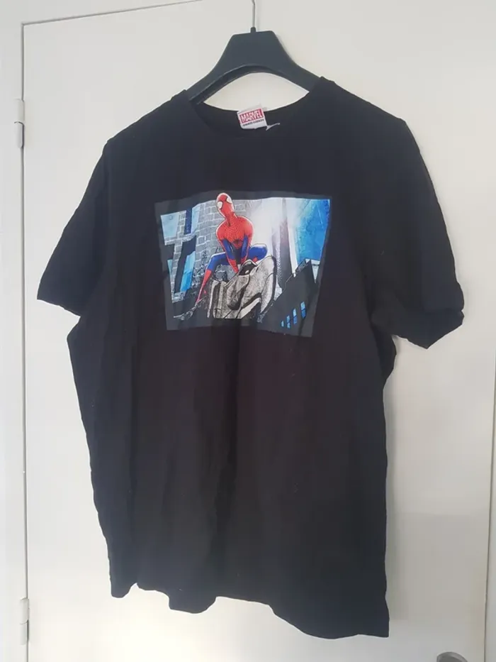 T-shirt unis SpiderMan Taille XL - photo numéro 2