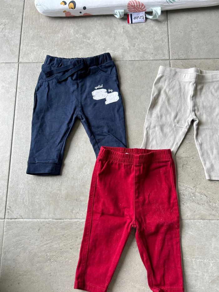 Lot 3 pantalons bébé 6 mois - photo numéro 2