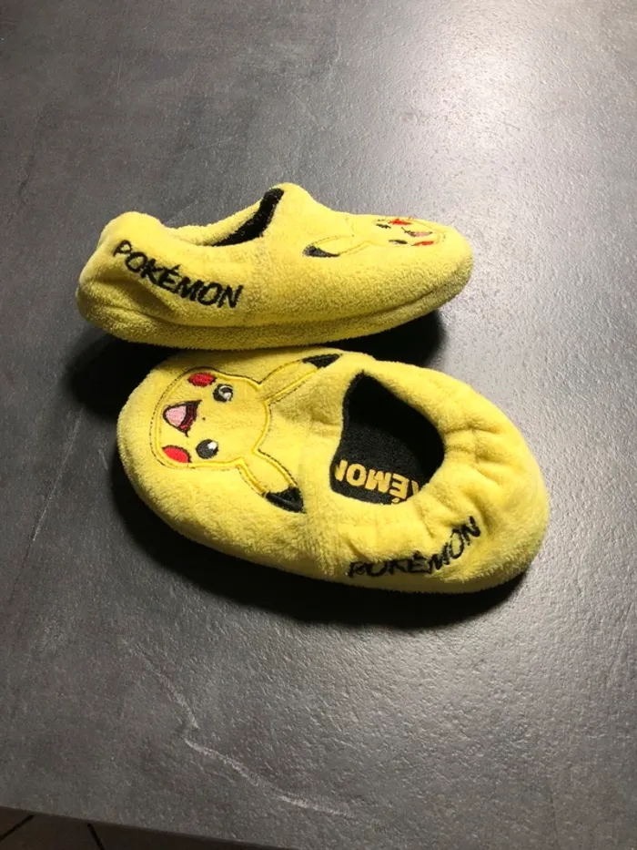 Chausson pokemon pikachu - photo numéro 2