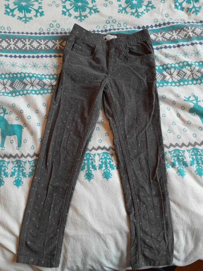 Pantalon velours côtelé gris etoiles