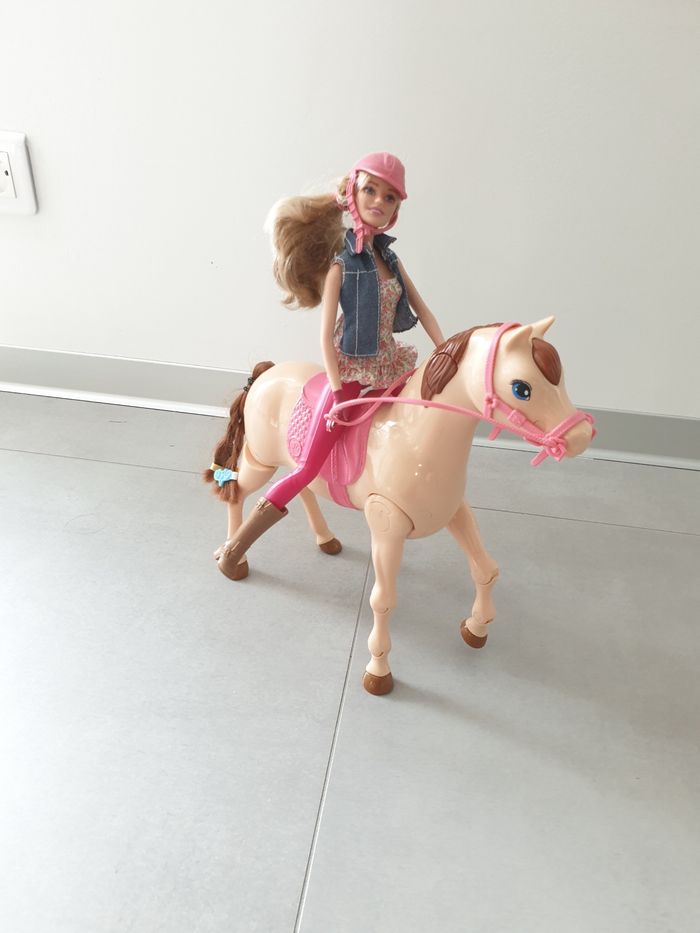 Barbie et son cheval - photo numéro 4