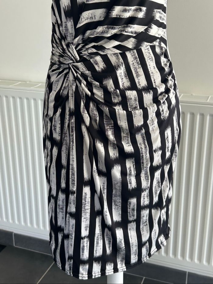 Robe Genese taille S/M - photo numéro 4