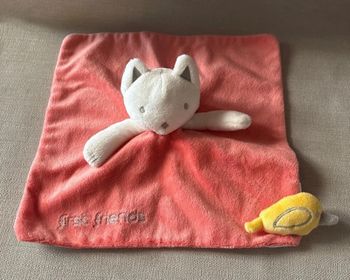 doudou plat chat blanc rose rouge oiseau jaune First Friends Obaibi