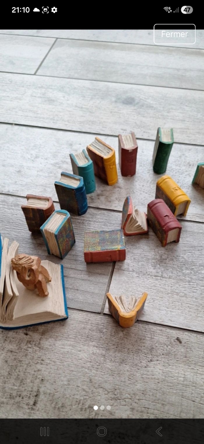 Ange et livres en pierre - photo numéro 2