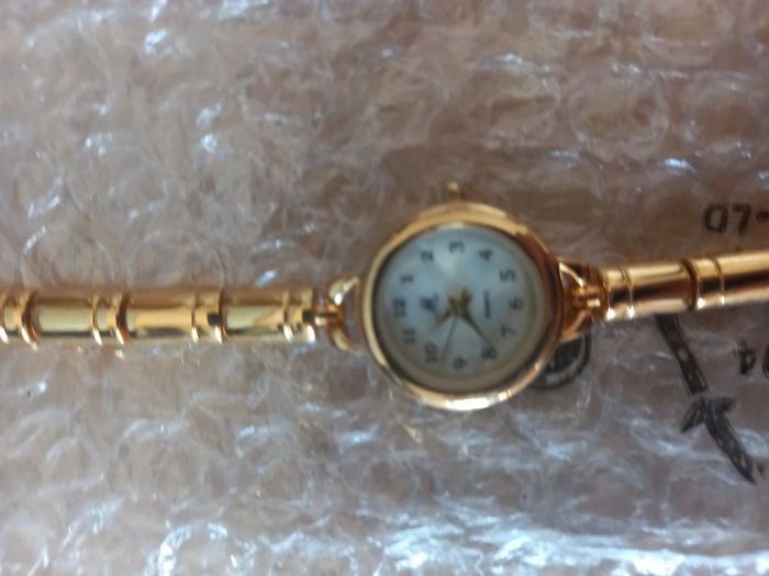 Montre aiguilles neuve femme - photo numéro 2