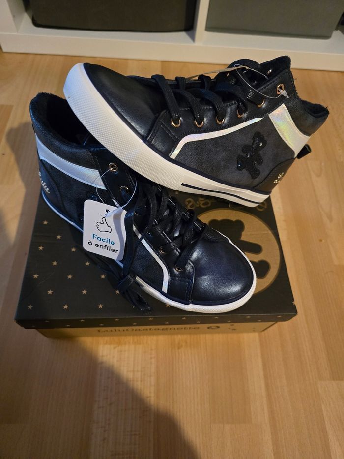 NEUVES (non portées) 🏷🏷🩷😍🤩superbes baskets chaudes pointure 35 fille🩷😍🤩 - photo numéro 4