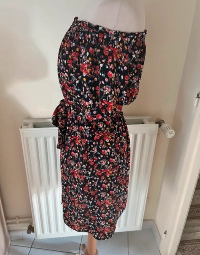 Robe fleurie, noire et rouge, Forever21 - photo numéro 8
