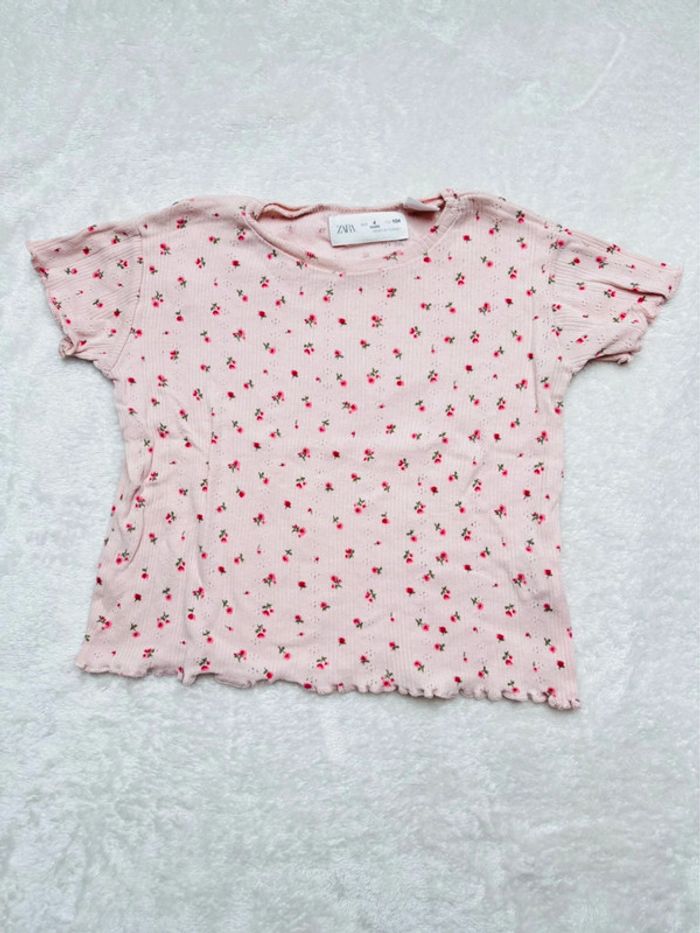 TEE shirt Zara 4 ans - photo numéro 2