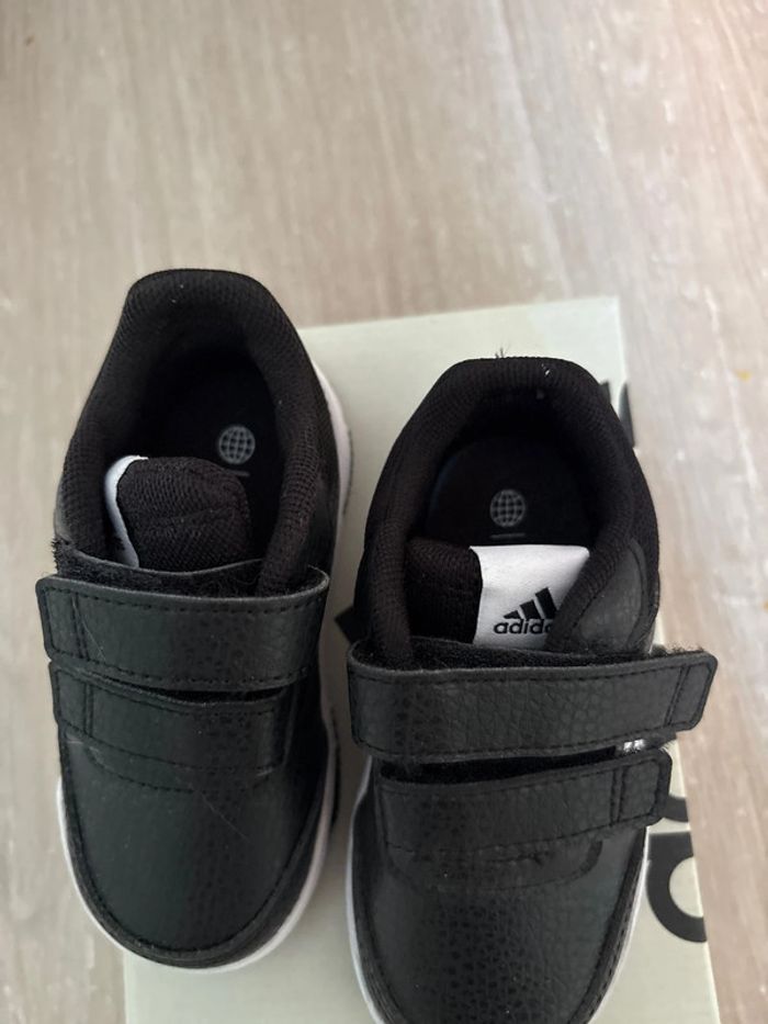 Adidas baskets 21 - photo numéro 5