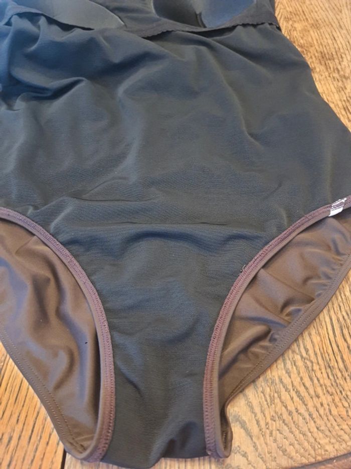 Jolie Maillot de bain marron Nickey Nobel fr 48 - photo numéro 10