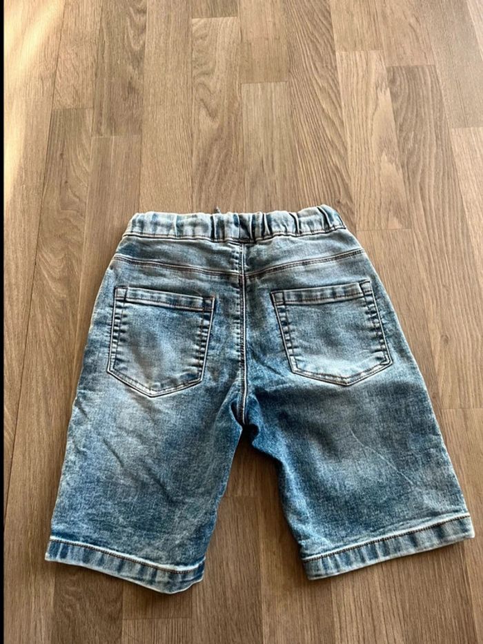 Très beau short taille 10 ans - photo numéro 2