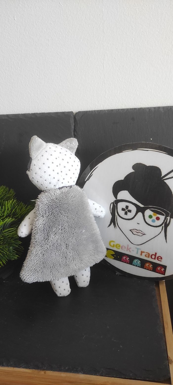 Doudou Chat Blanc Pois Gris Cape Masque Gris peluche ikks Point Super Héros Slip - photo numéro 2