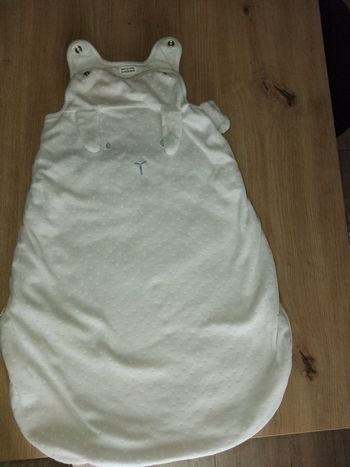 Gigoteuse lapin tape a l'œil