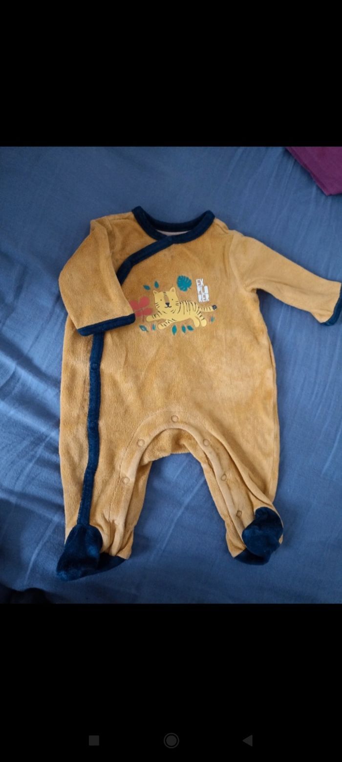Lot pyjama 1 mois - photo numéro 2