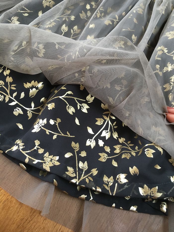 Jupe grise et dorée - photo numéro 3