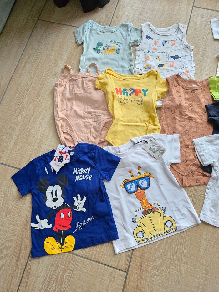 Lot 9 mois vêtements - photo numéro 2