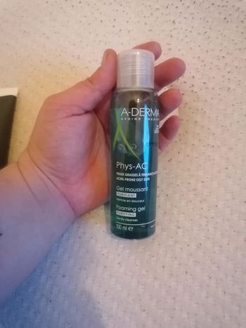 Gel moussant purifiant a-derma