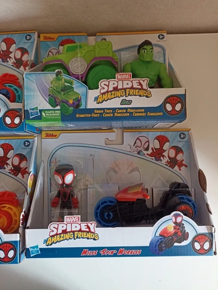 Lot 4 figurines spiderman - photo numéro 3