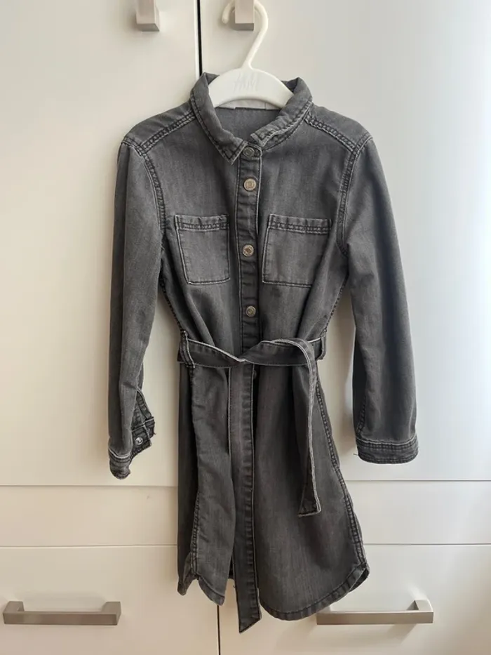 Robe en jean noir H&M – Taille 6 ans 🖤