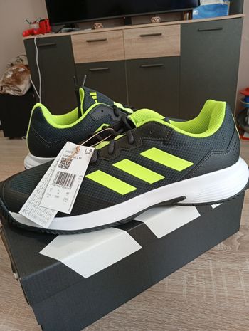 Baskets Adidas neuves t 46