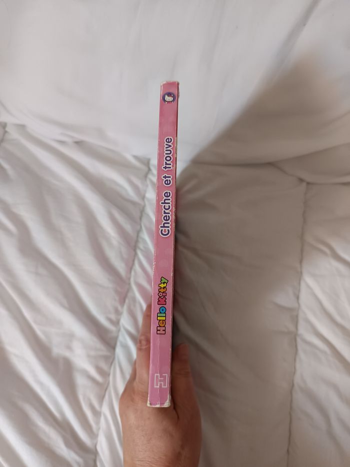 Livre " Hello Kitty" - photo numéro 5