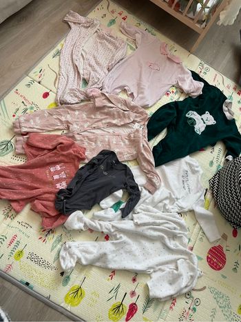 7 pyjama et 1 body
