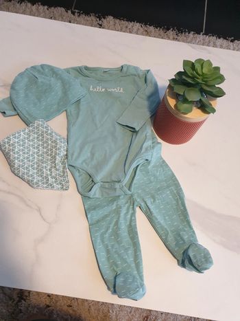 Ensembles 4 pièces neuf 0-3 mois