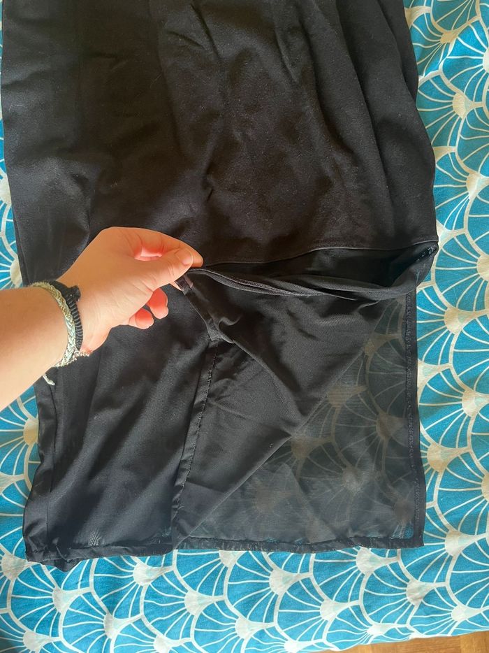 Robe noire mi-transparente - photo numéro 5