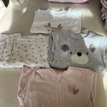 Lot de pyjamas toutes marques