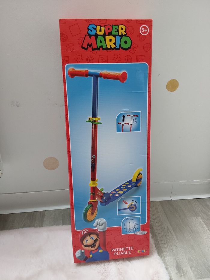 Trottinette pliable 2 roues - Super Mario - neuve