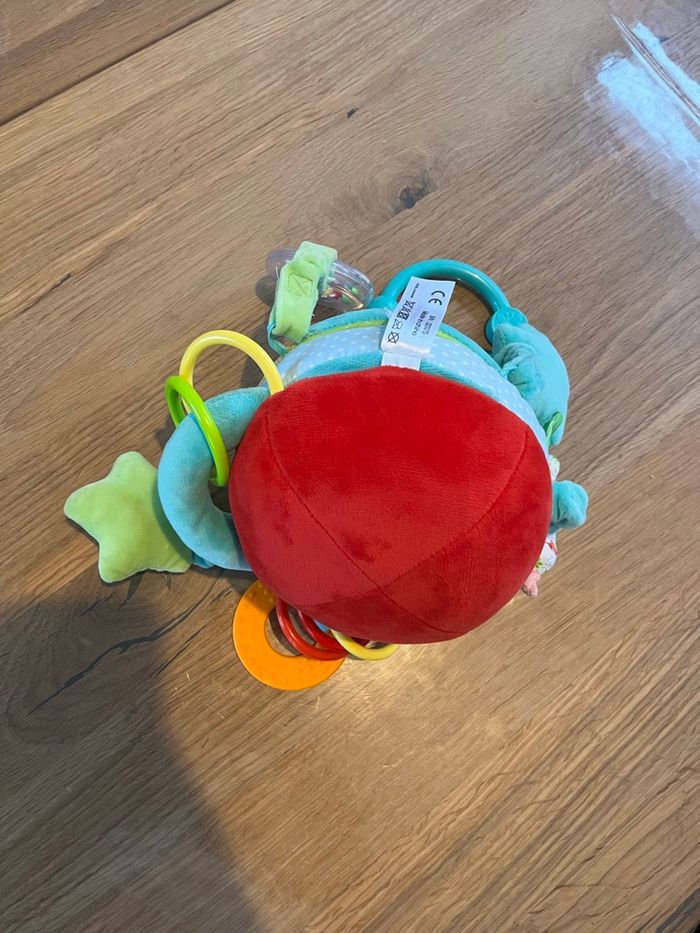 Jouer Sophie la girafe « Le monde des surprises » - photo numéro 4