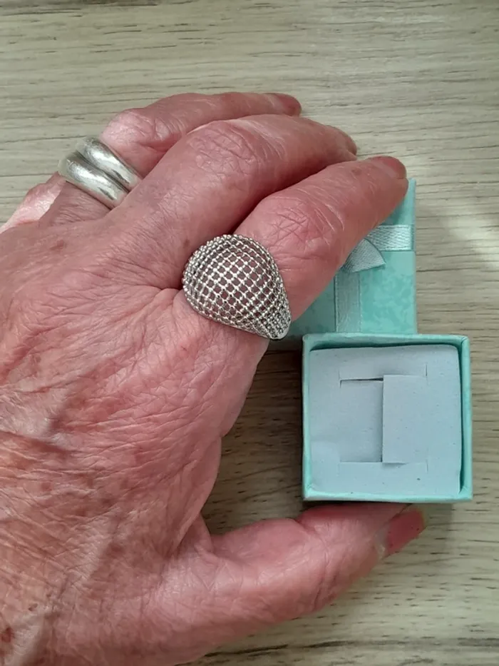 Bague filet (petits trous) couleur argentée, réglable 54/56/58 - photo numéro 5