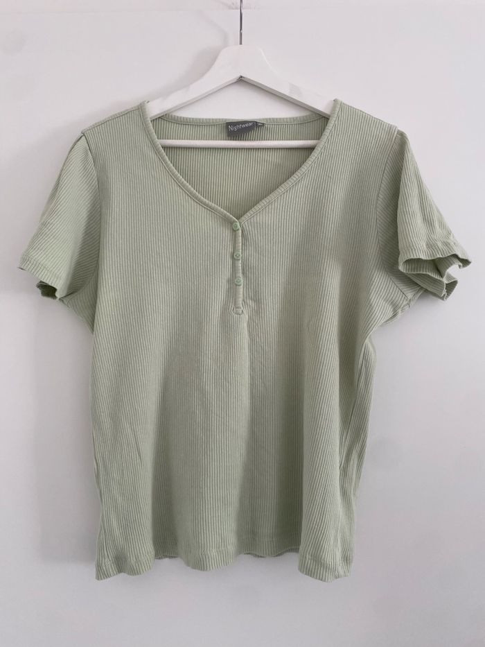 Haut de pyjama côtelé vert sauge – taille XL – comme neuf - photo numéro 1