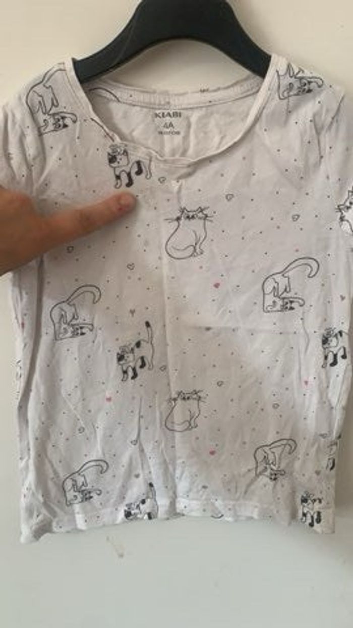 TEE shirt fille taille 4 ans