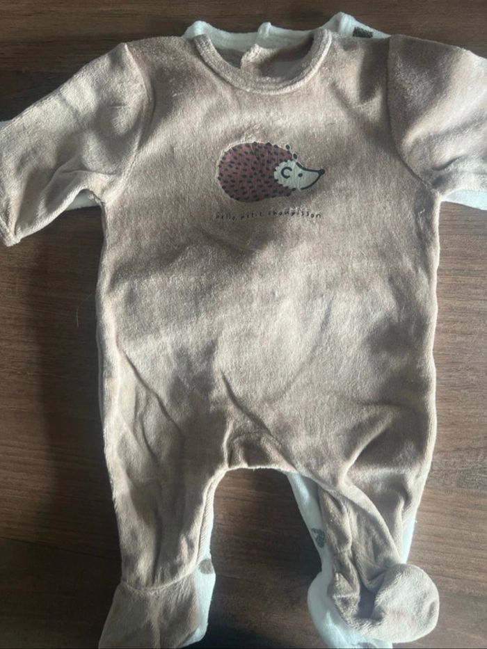 Lot pyjama velours 1 mois - photo numéro 4