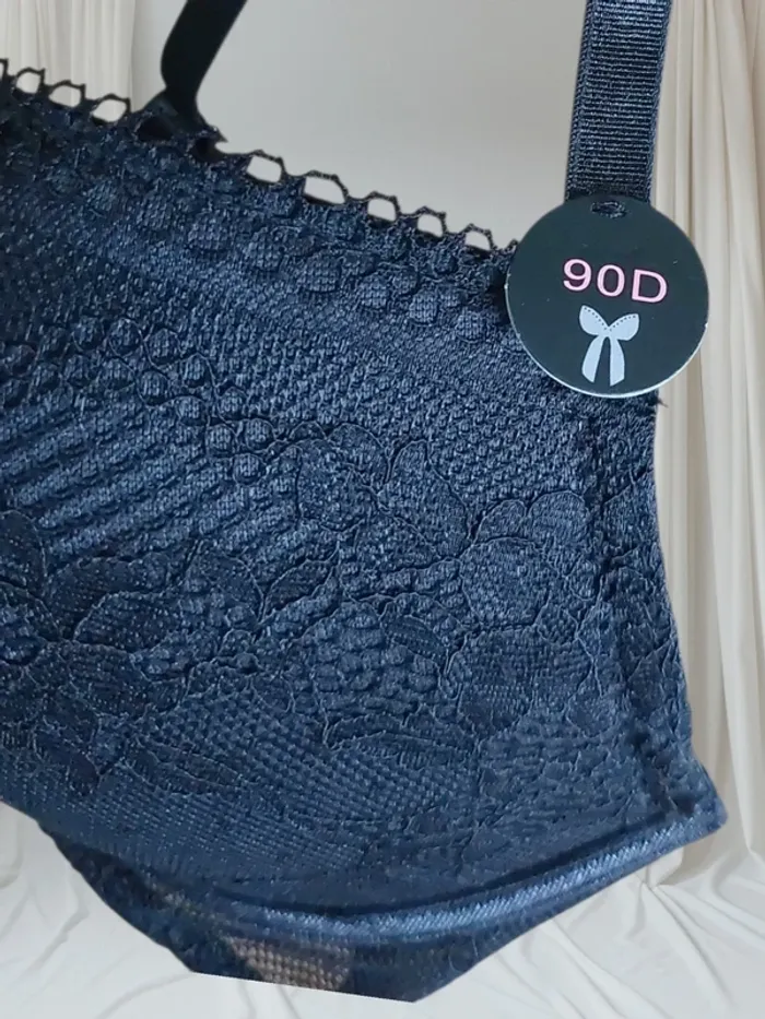 Soutien gorge 90 D neuf - photo numéro 4