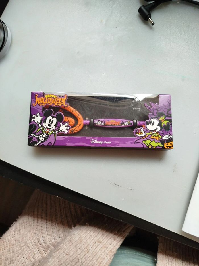 Clef Disney store halloween