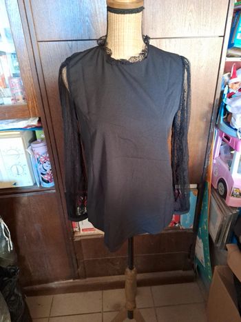 Tee-shirt dentelle S
