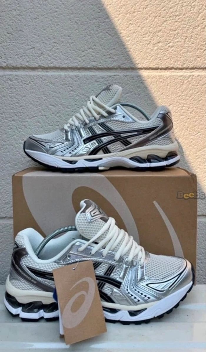 Asics Gel-Kayano 14 Taille 40 - photo numéro 1