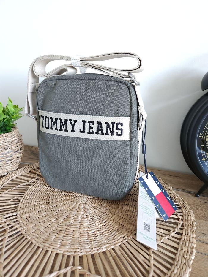 Saccoche à bandoulière Rétro Kaki Tommy Jeans - photo numéro 2
