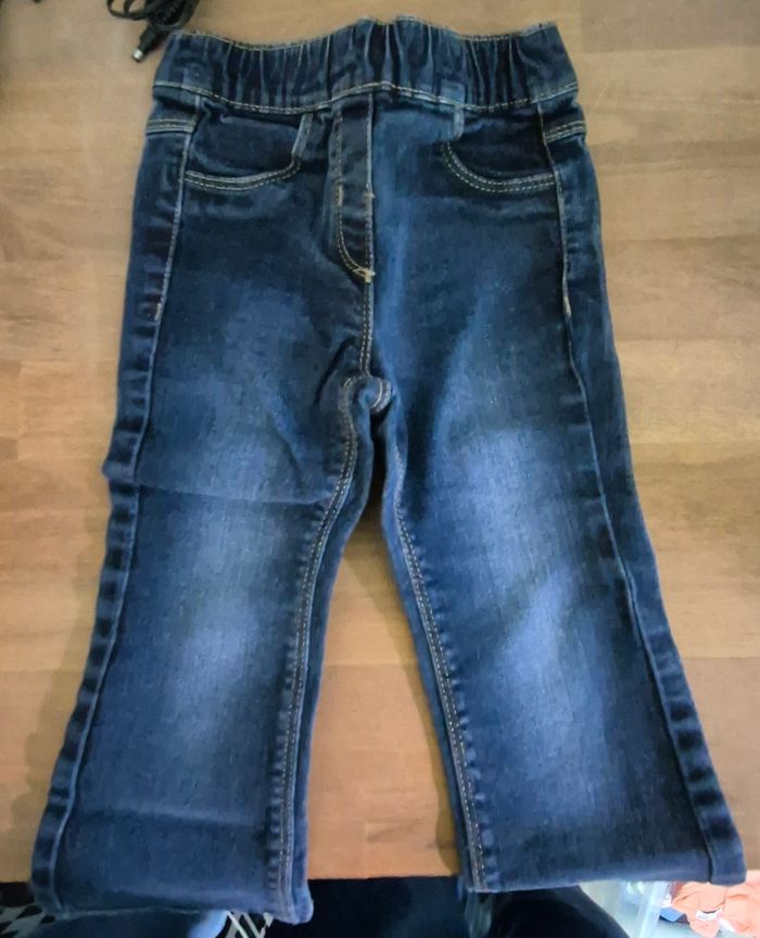 Lot vêtements fille 2 ans - photo numéro 2
