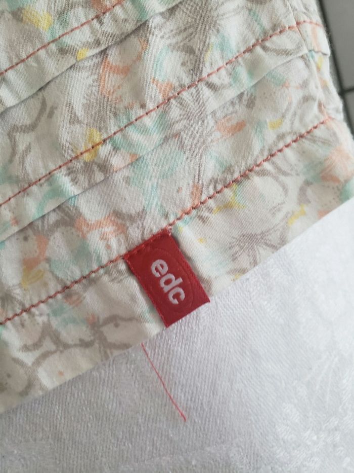 Robe à bretelles couleurs très claires - photo numéro 2