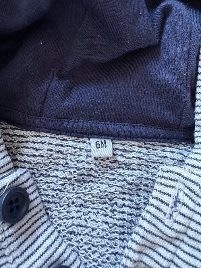Pull à capuche / 6 mois - photo numéro 3