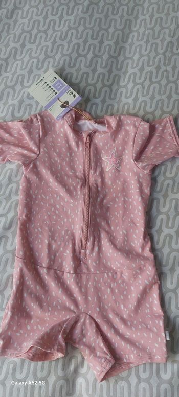 Maillot de bain, combinaison rose Decathlon 2/3ans