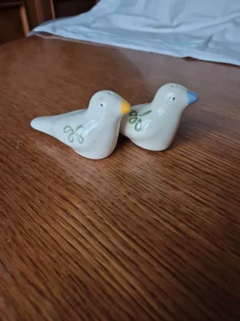 salière et poivrière forme oiseau