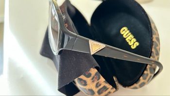 Paire de lunettes de soleil de vue Guess (Originales)