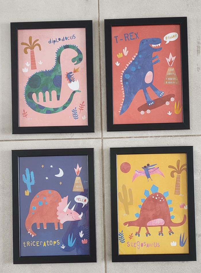 Lot de 4 jolis cadres décoratifs enfant - Thème dinausore
