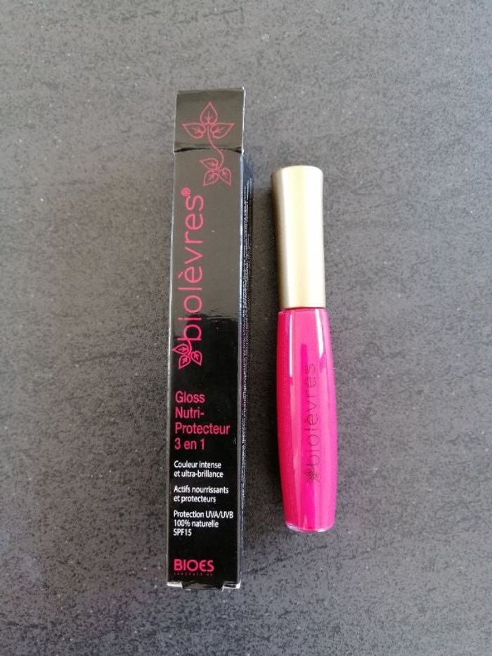 Gloss nutri-protecteur 3 en 1 de Biolèvres neuf